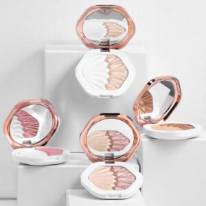O.TWO. O Makeup Illuminating Pressed Powder